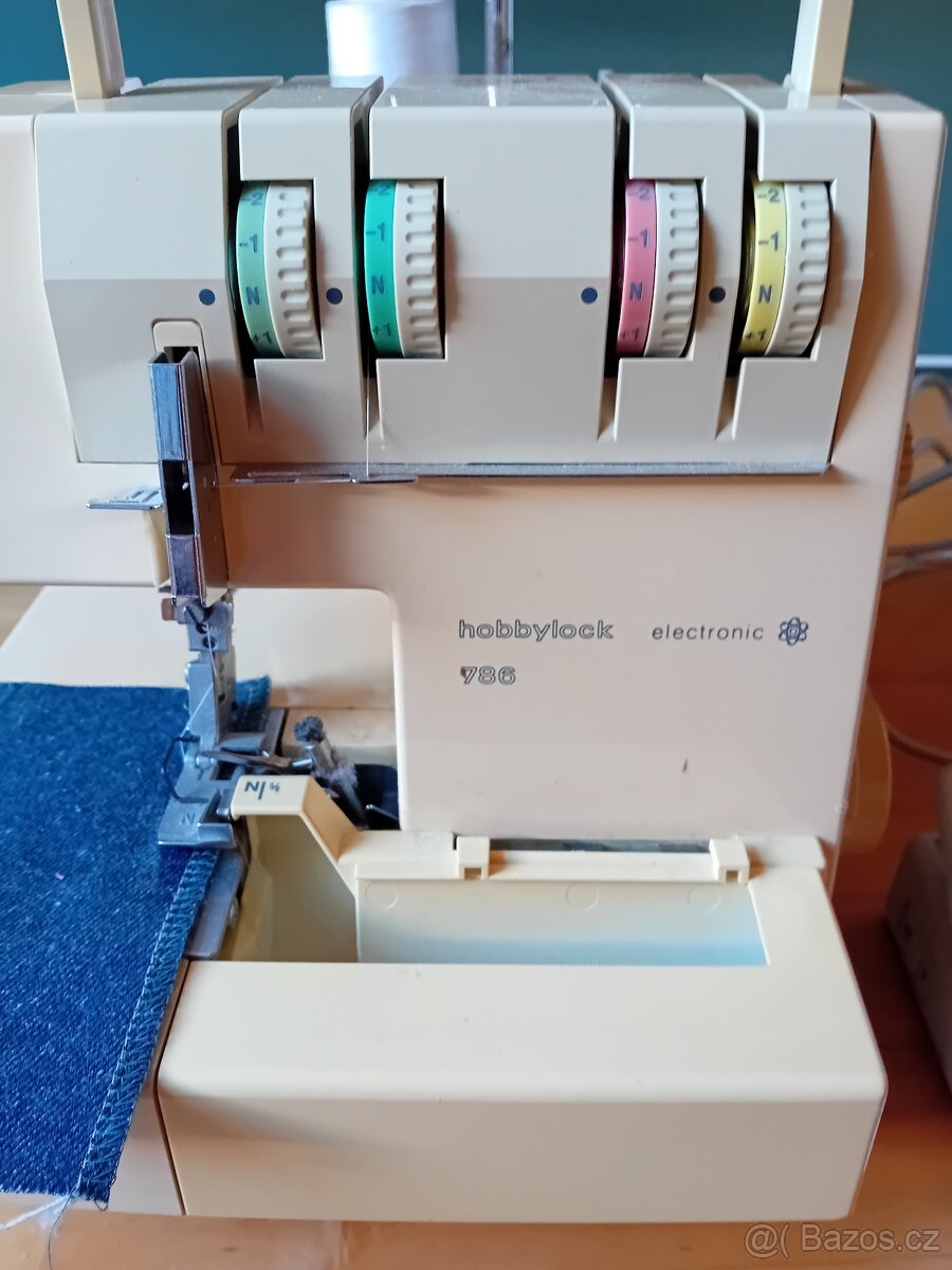 Šicí stroj Overlock - 2