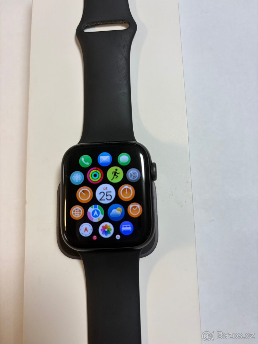 Apple Watch 6 44mm kondice baterie 95% s kabelem Cena 2999k - 2