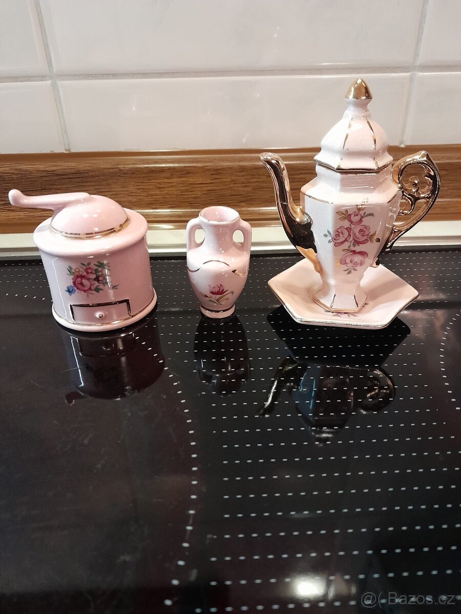 Miniatura růžového porcelánu - 2