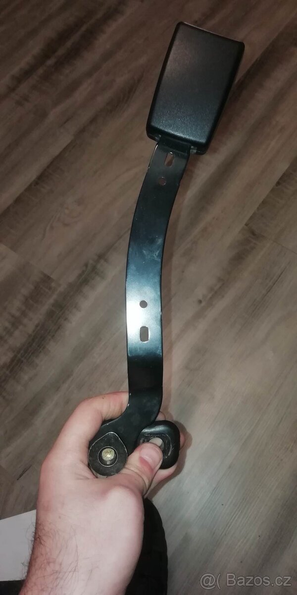 Západka pásu Golf IV - 2