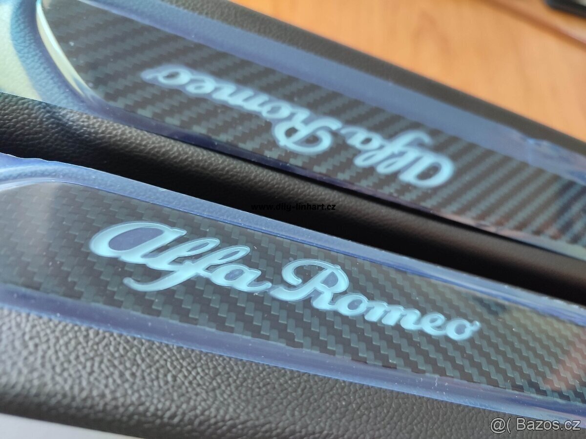 Alfa Romeo Giulia - lišty prahů karbonové Originál 50547076 - 2