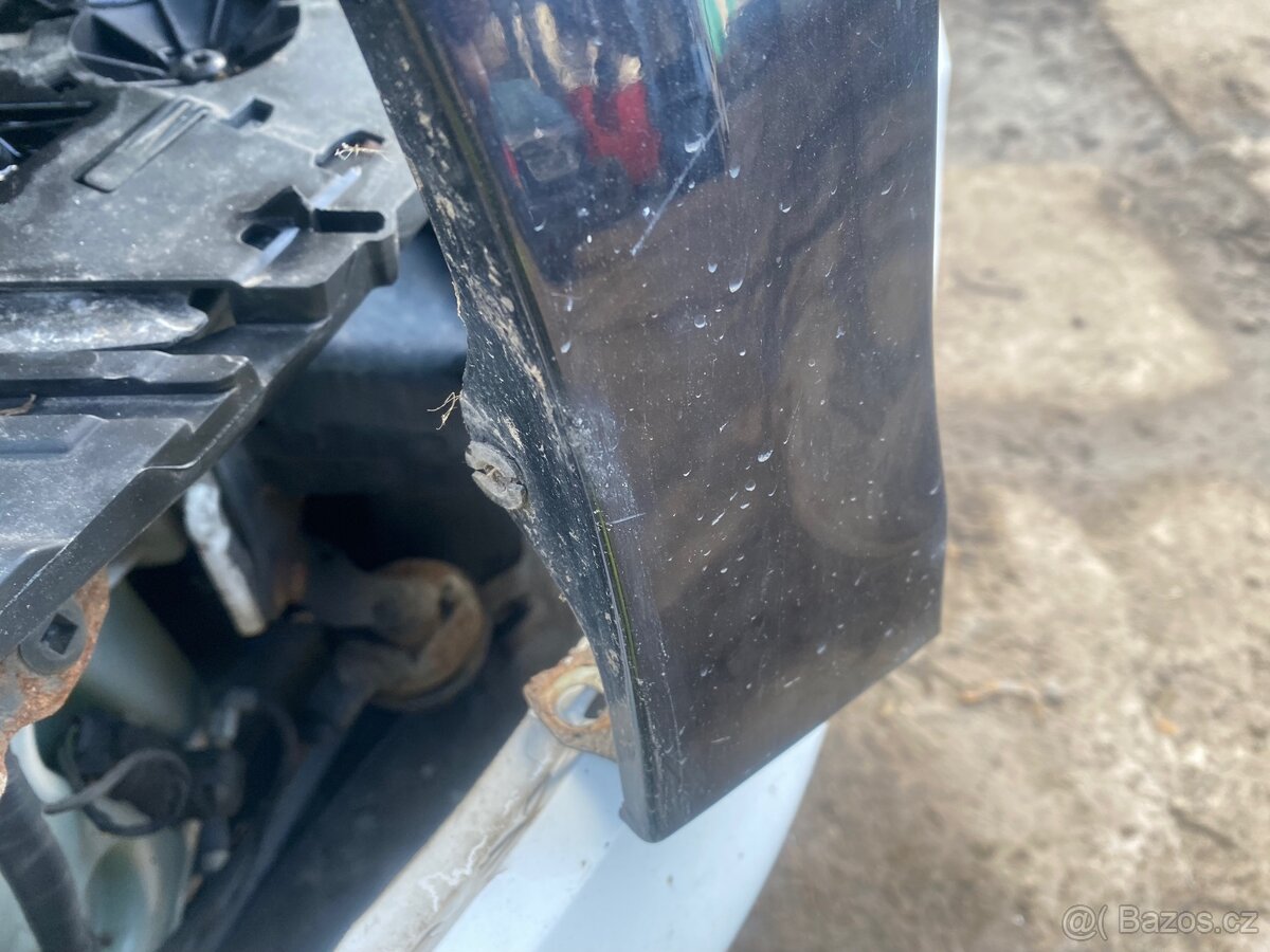 Náhradní díly Vw golf 5 variant - blatník, nárazník - 2
