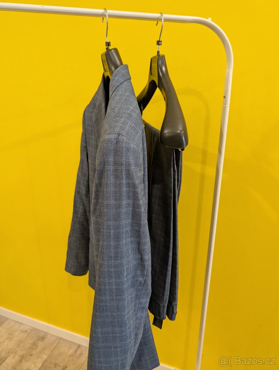 Oblek značky Lindbergh použitý - 2