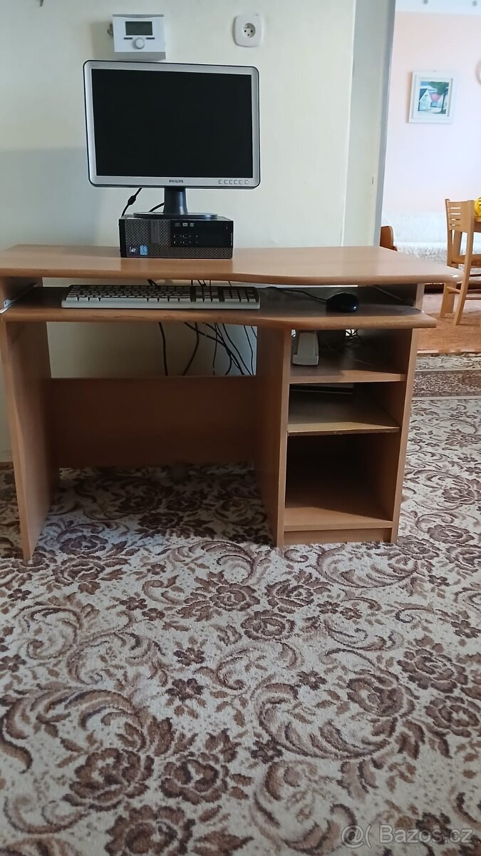 Počítačový stůl a otočné křeslo - 2