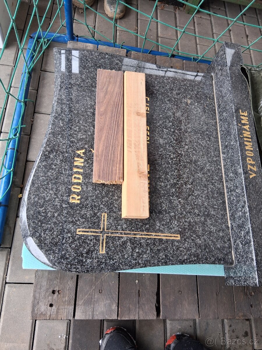 Náhrobek - 2