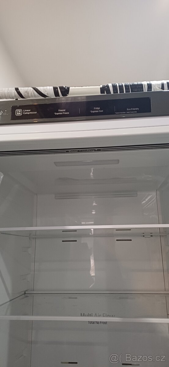 Funkční lednice s mrazákem LG.vyska 203 - 2