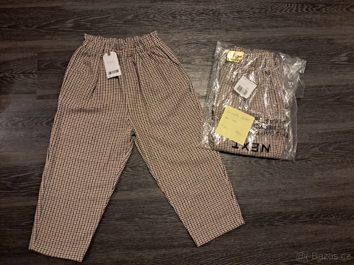 Ďětský svetr a kalhoty značky NEXT - 2