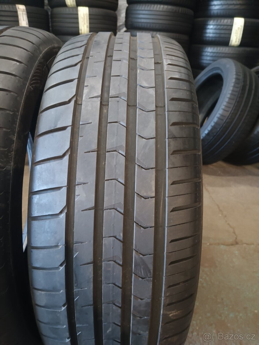 2xletní pneu 235/50/19.Vredestein. - 2