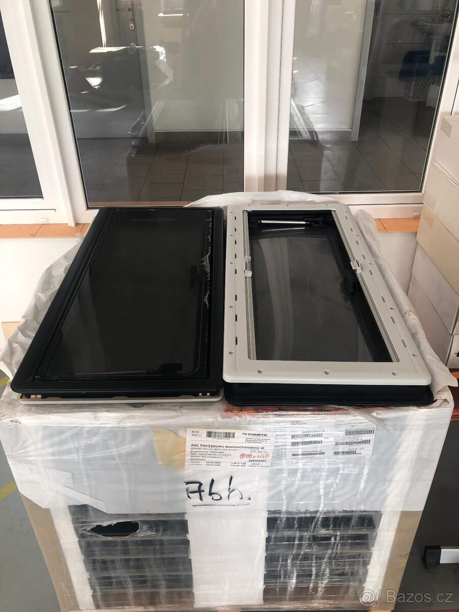 Okno Dometic S-4 - 2