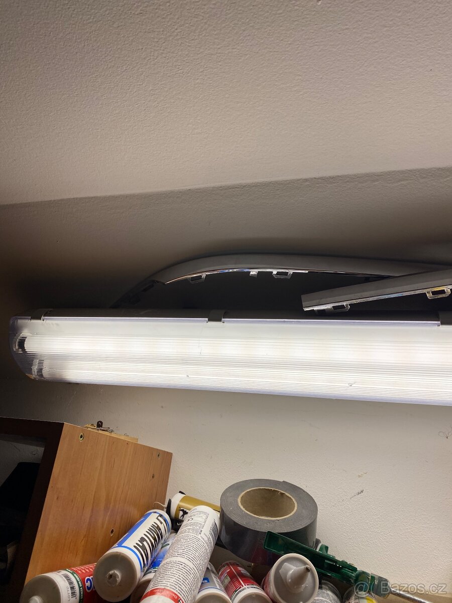 Passat b 8 lišta chrom - 2