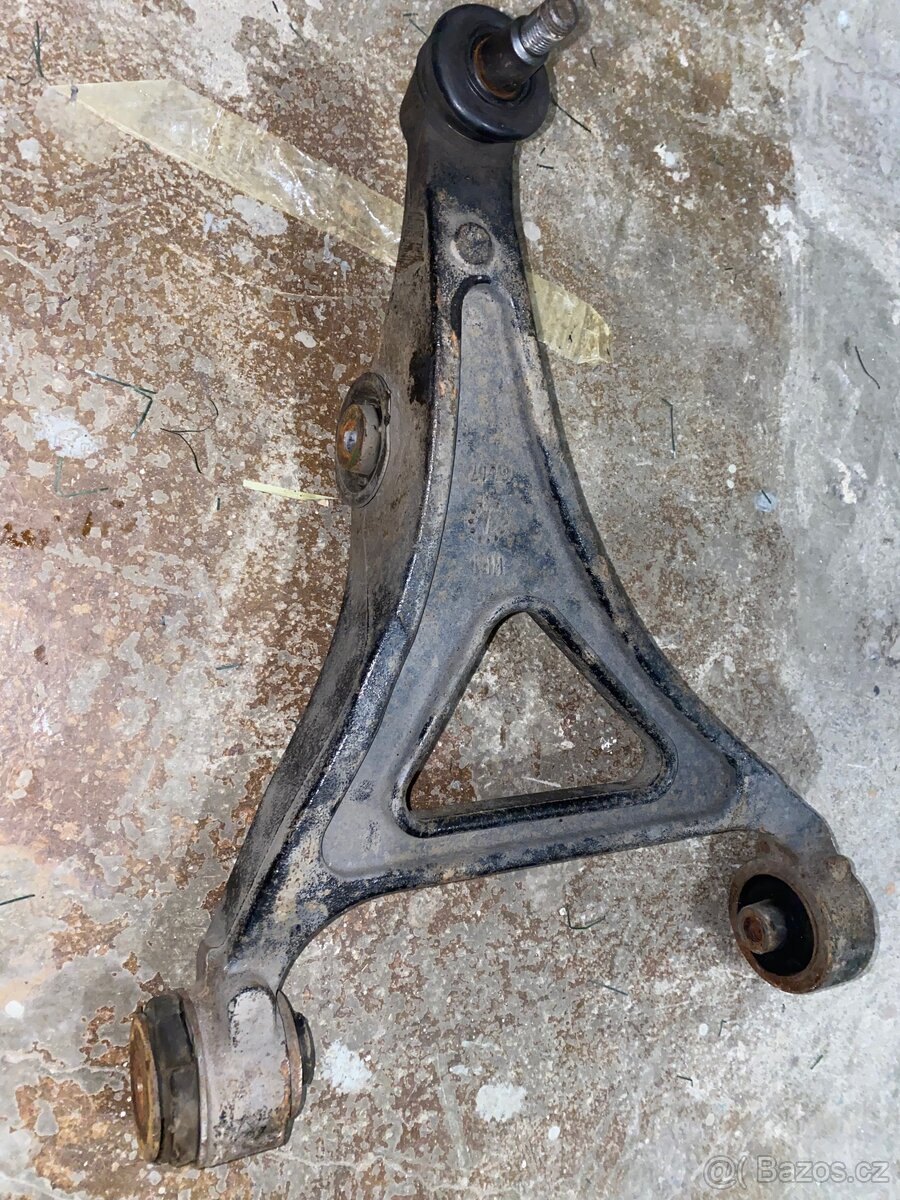 Pravé rameno Chrysler 300c - 2