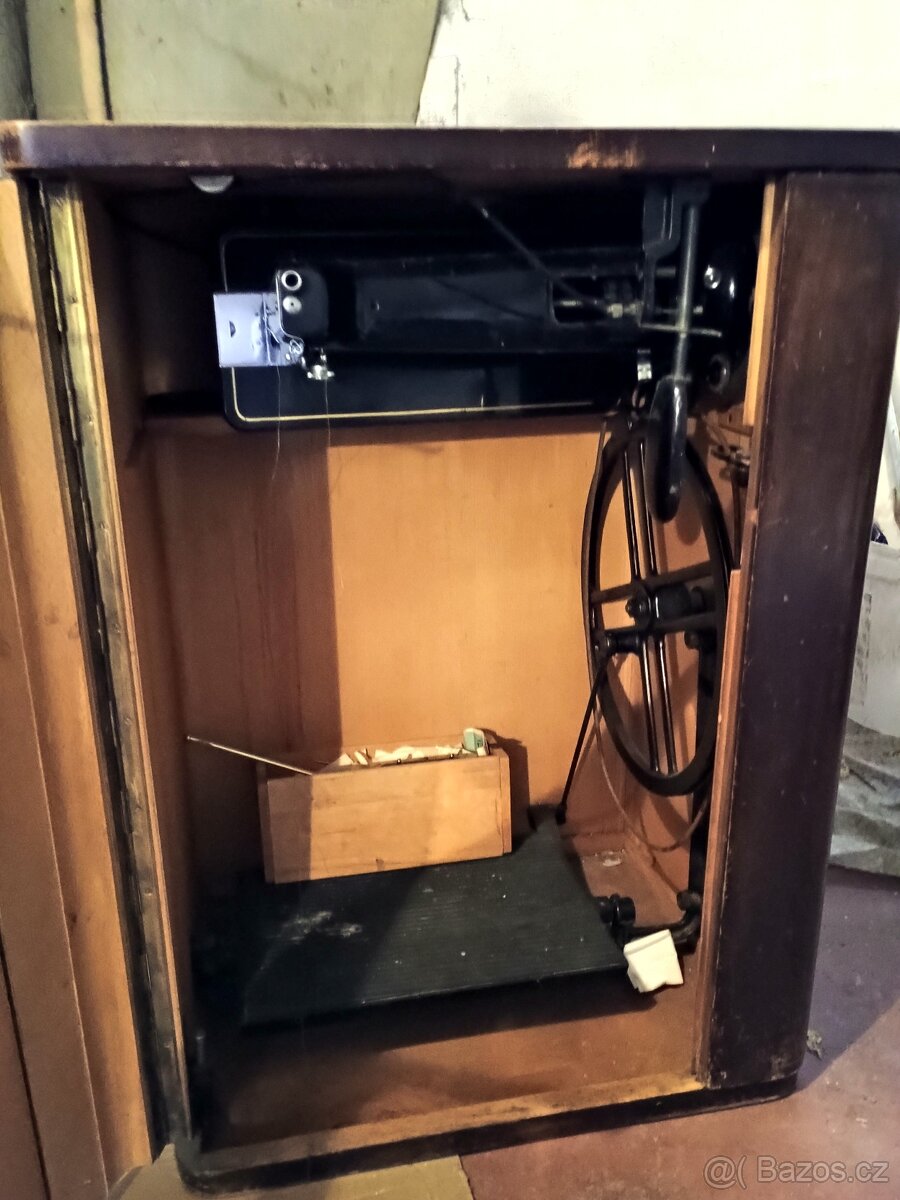 Šicí stroj Zetina - 2