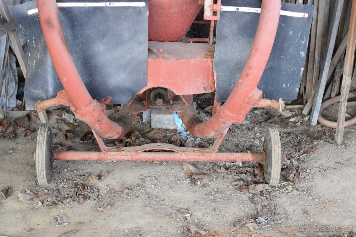 Rozmetadlo nesené - 2