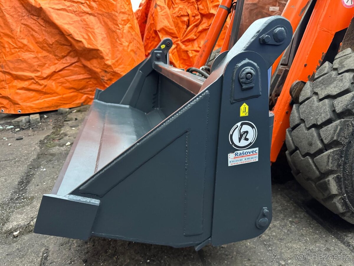 Lopata 4v1 na Locust - 2