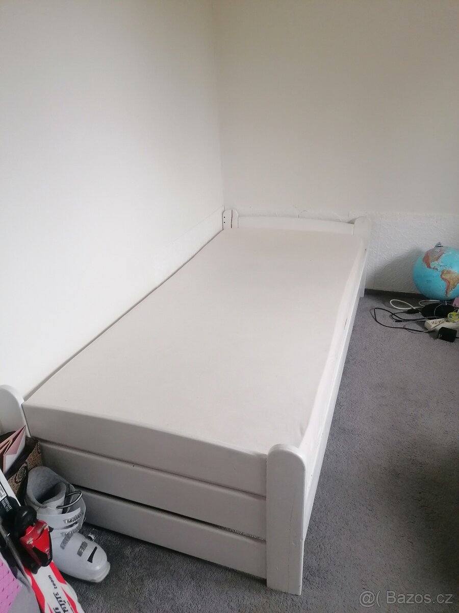 Postel bila drevena - 2