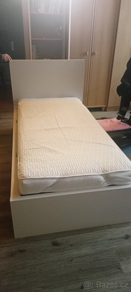 Postel s matrací - 2