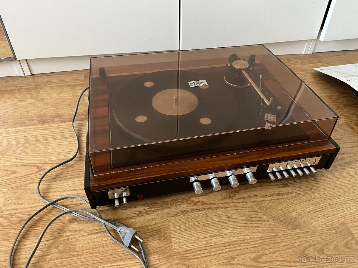 Gramofon NZC 420 - 2