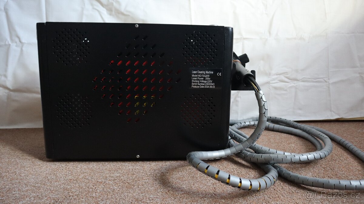 Pulsní laserový čistící stroj 200W - 2