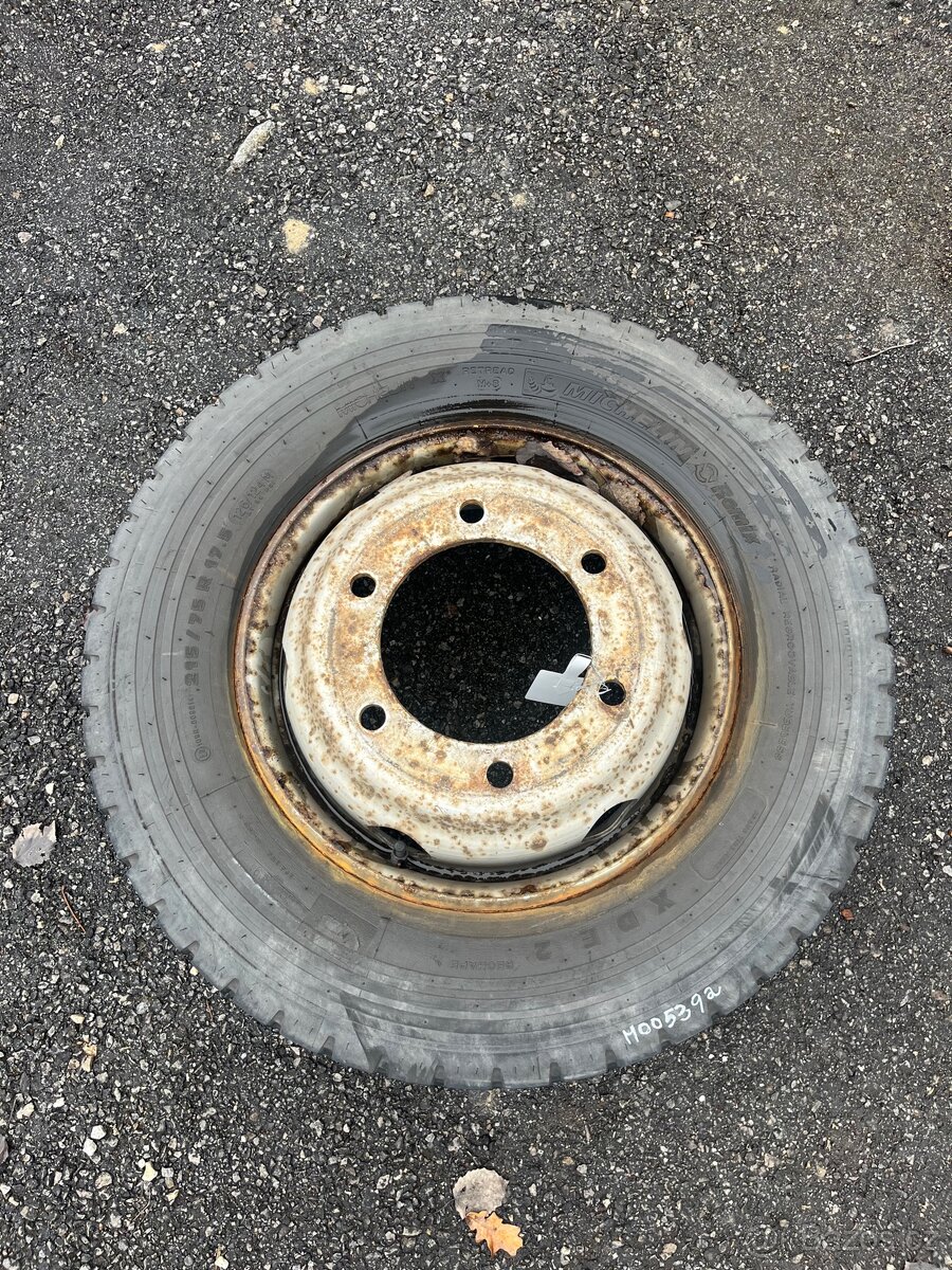 Pneumatika s diskem 215/75 R 17.5 - 2