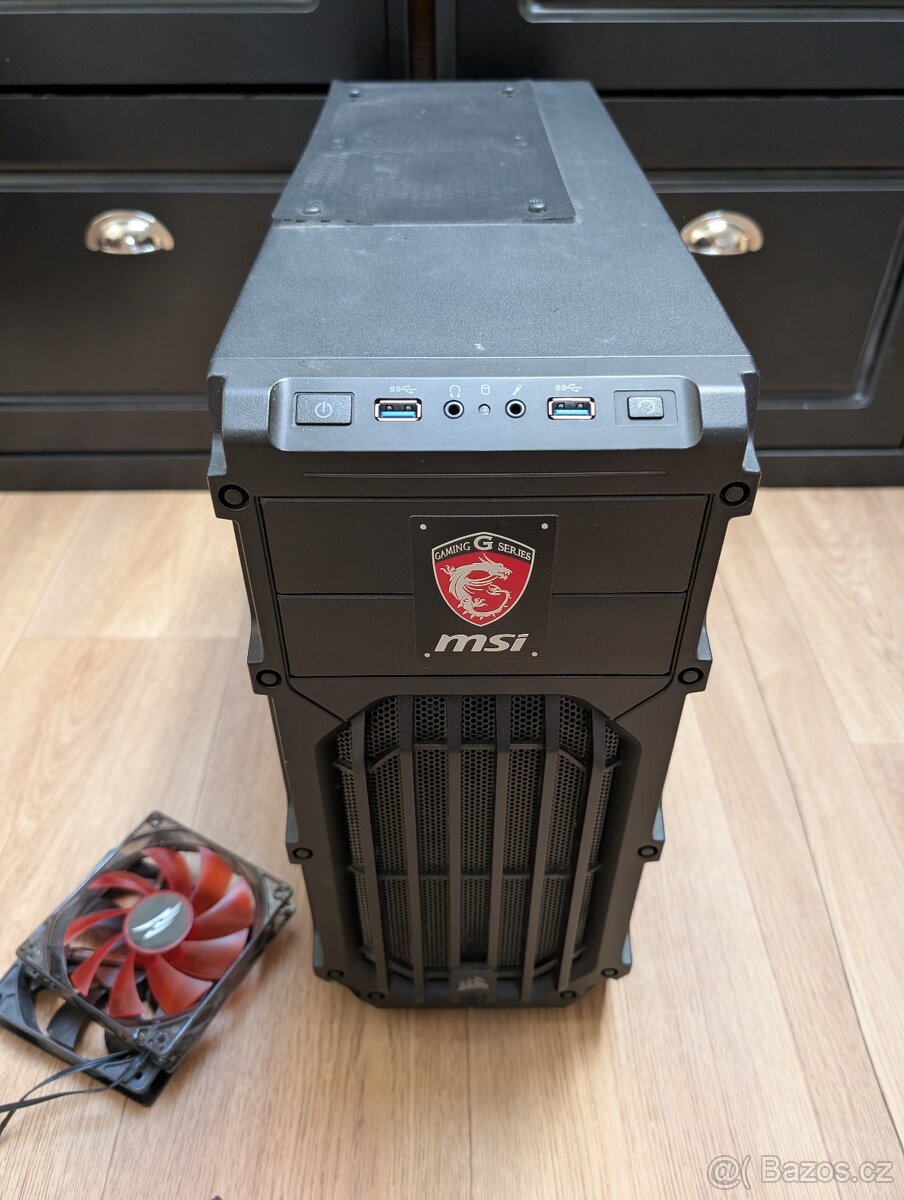 PC skřín - case Corsair - 2