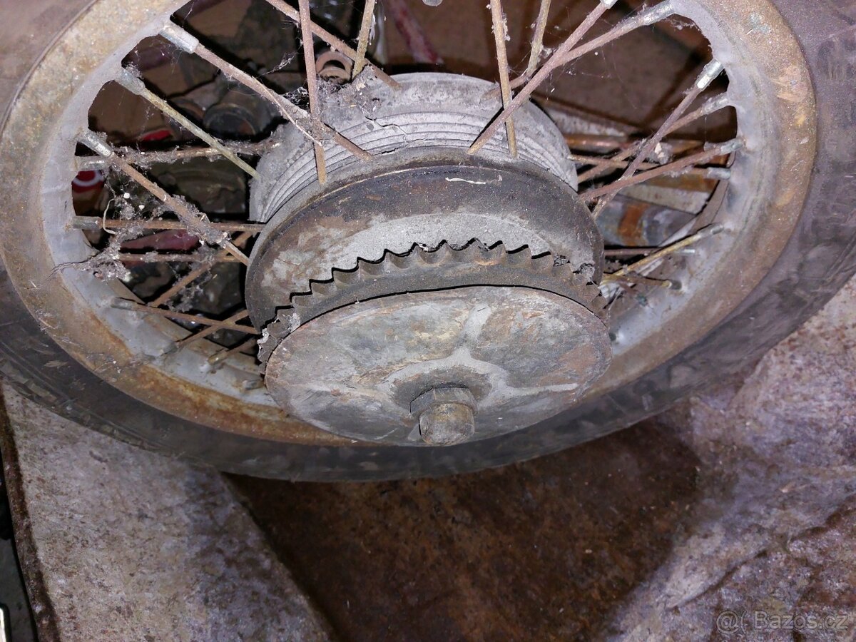 Vyklizeni, za symbol 500 kc cenu necham kolecko dilu - 2