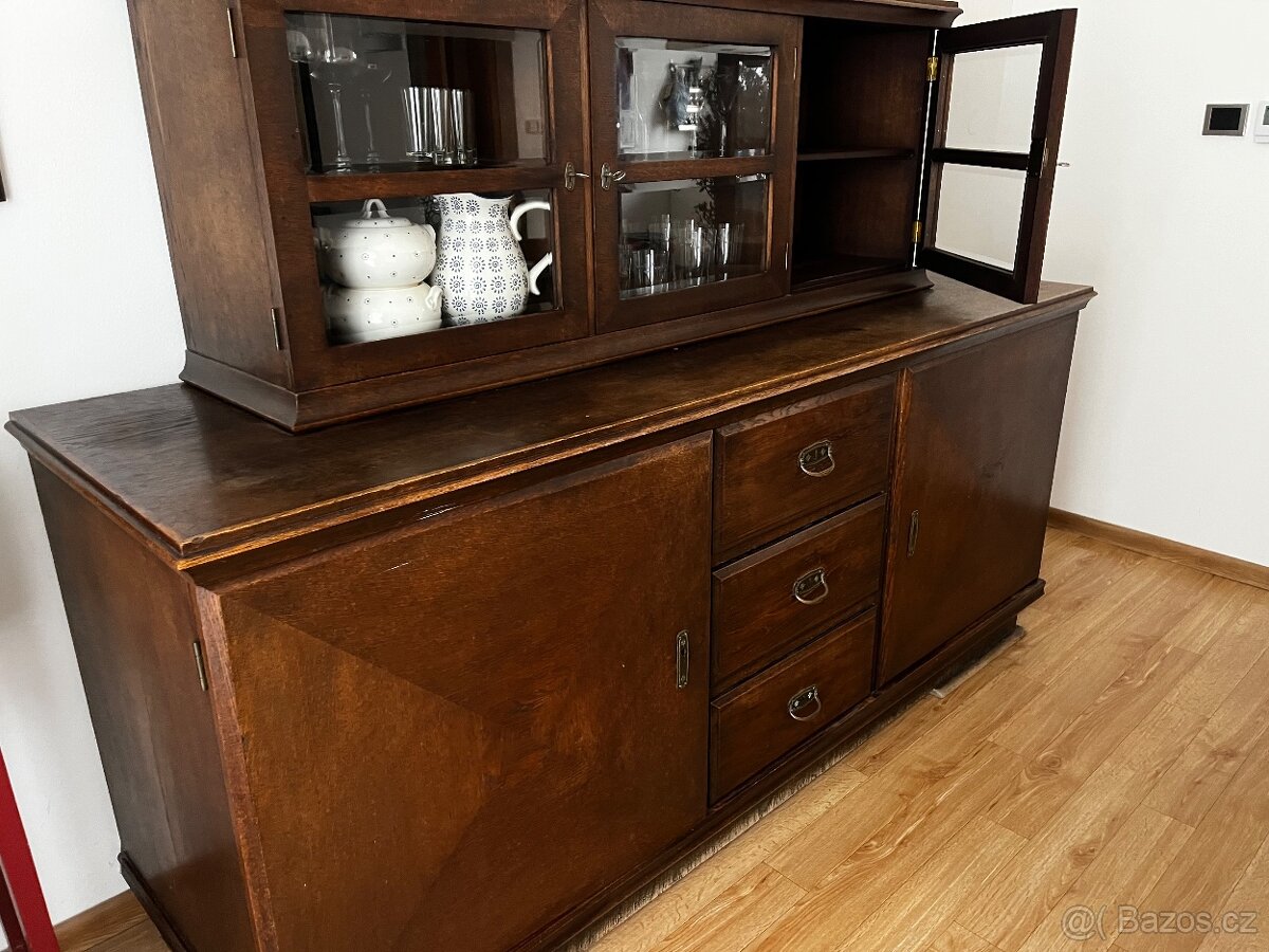 Prodám sekretář, komodu, příborník - 2