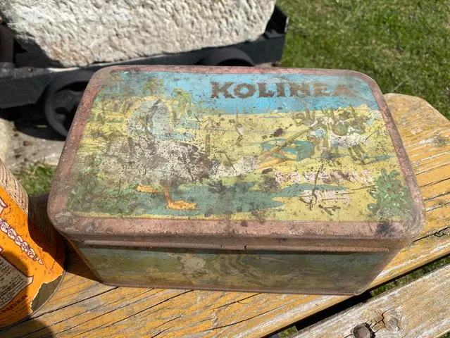 Stare plechovky, detsky zasyp - 2