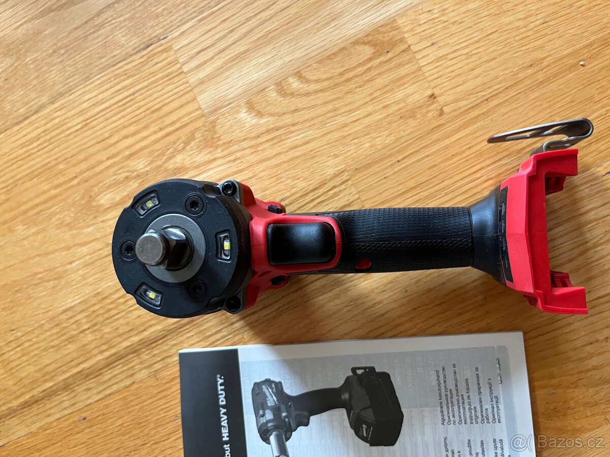 Milwaukee aku rázový utahovák M18 FIW2F12 - 2