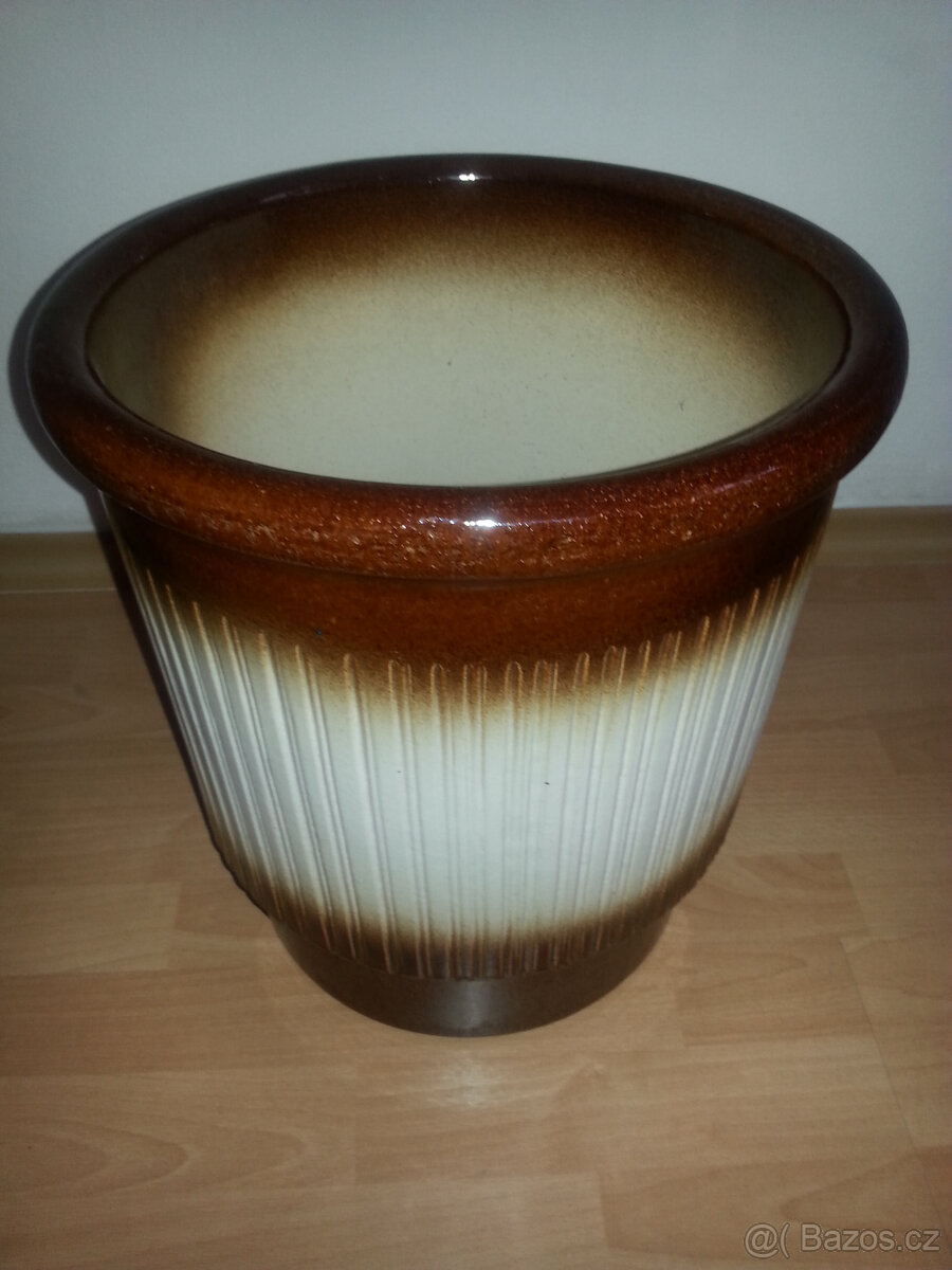 KVĚTINÁČ KERAMICKÝ - 2