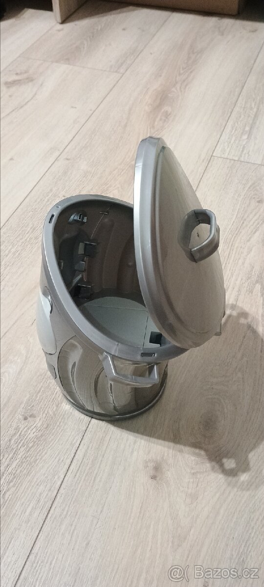 Šílená popelnice, rodinná hra
- 2