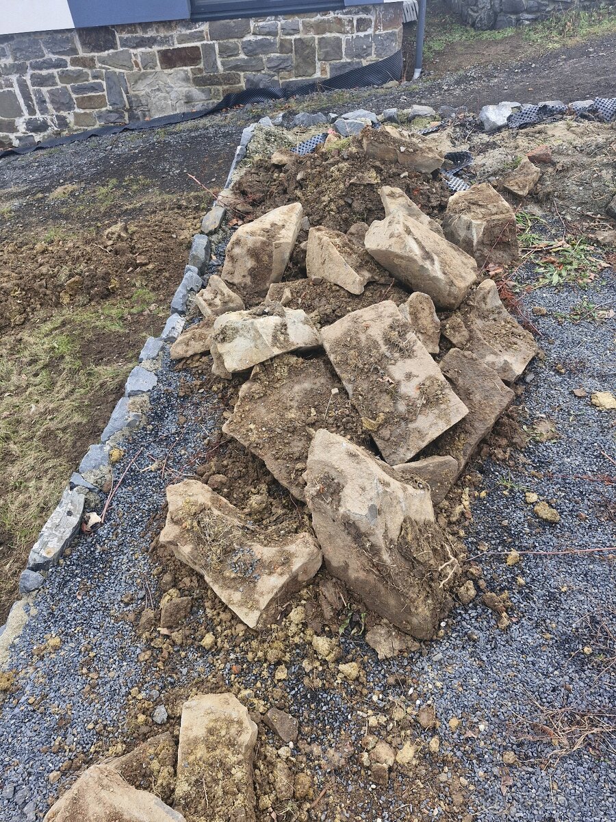 Kameny na skalku - 2