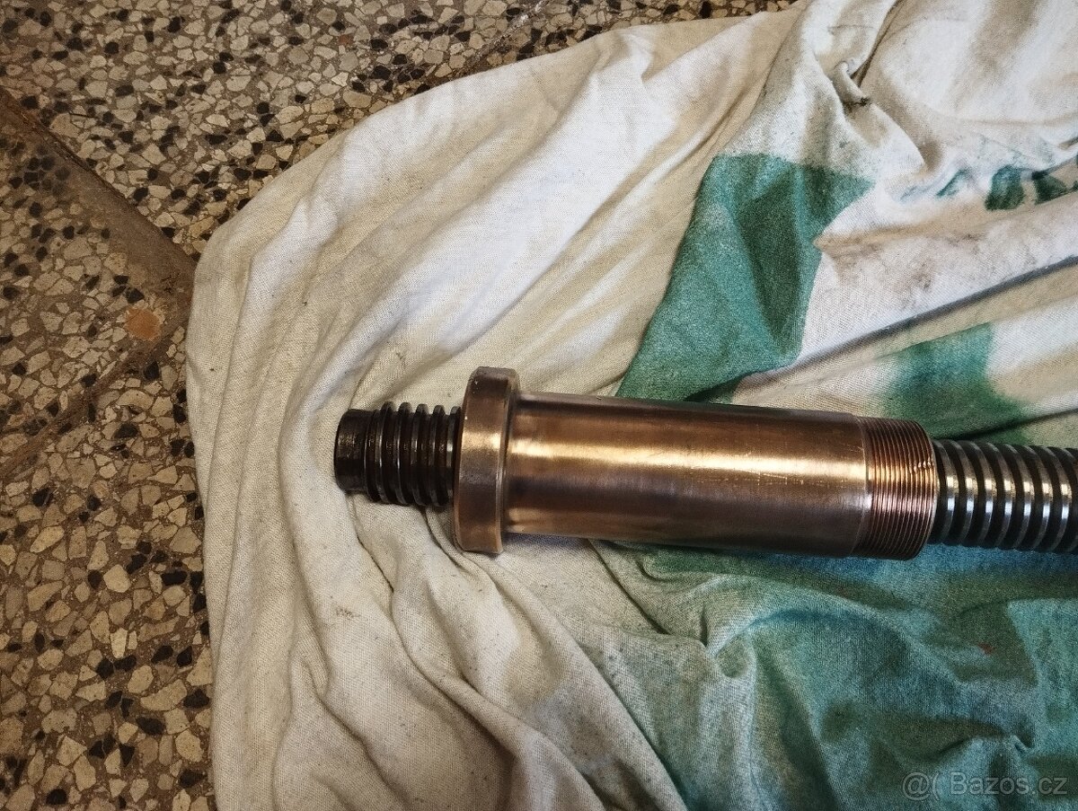 Trapézový šroub/šroubovice - 2