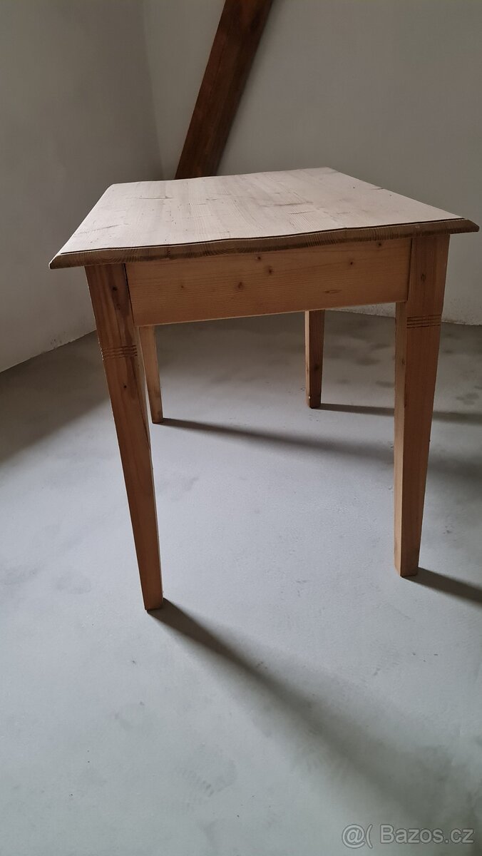 Starožitný smrkový jídelní stůl - 2