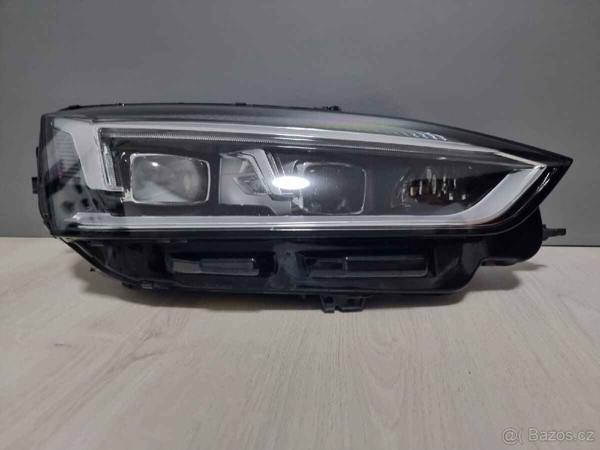 Pravý přední světlomet Audi A5, S5, RS5 - 2