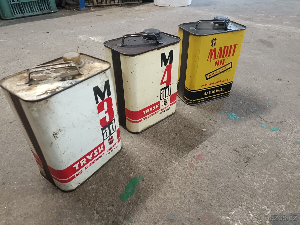Staré olejové kanystry - 2