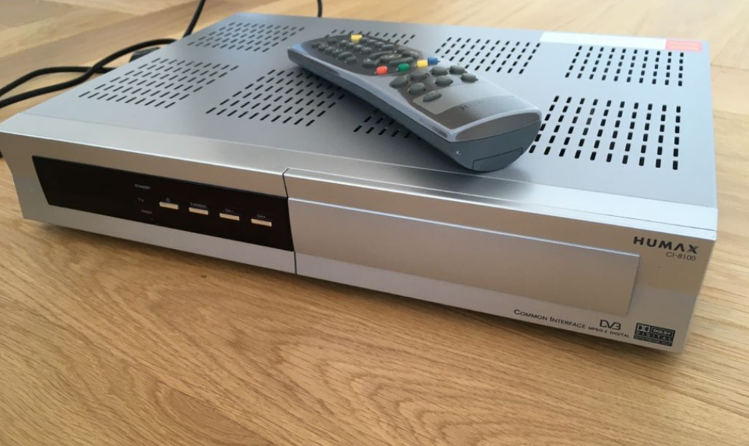 Satelitní přijímač Humax CI-8100 - 2
