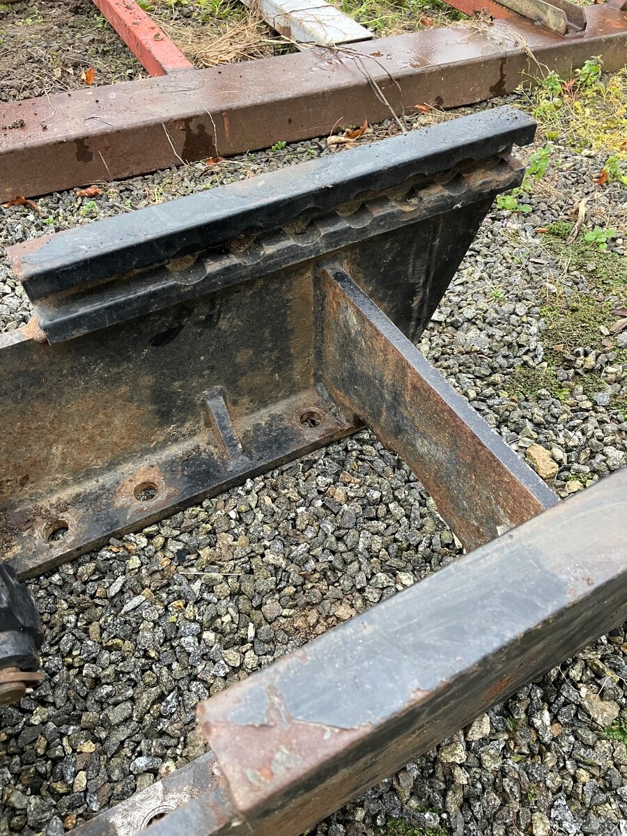 Konzole etážového závěsu - 2