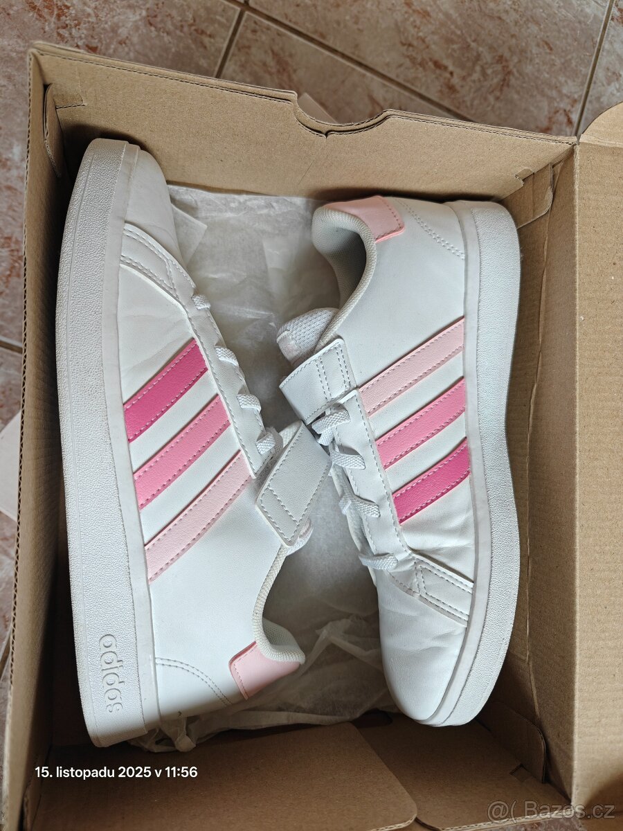 Dívčí boty Adidas, dva dny nošené. Vel 4 1/2 - 2