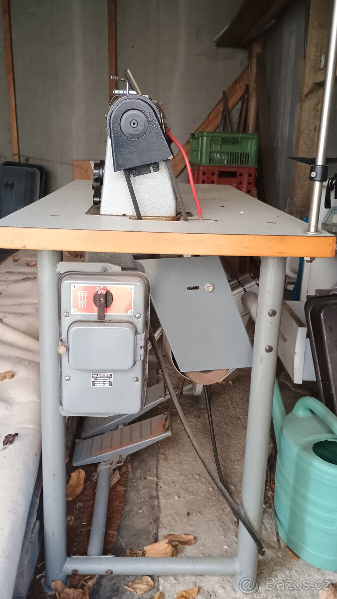 průmyslový šicí stroj Minerva - 2