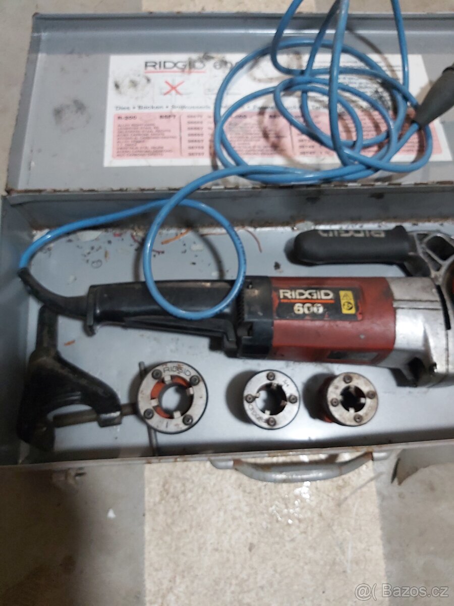 Ridgid 600 elektricky zavitorez do 1 1/4" - 2