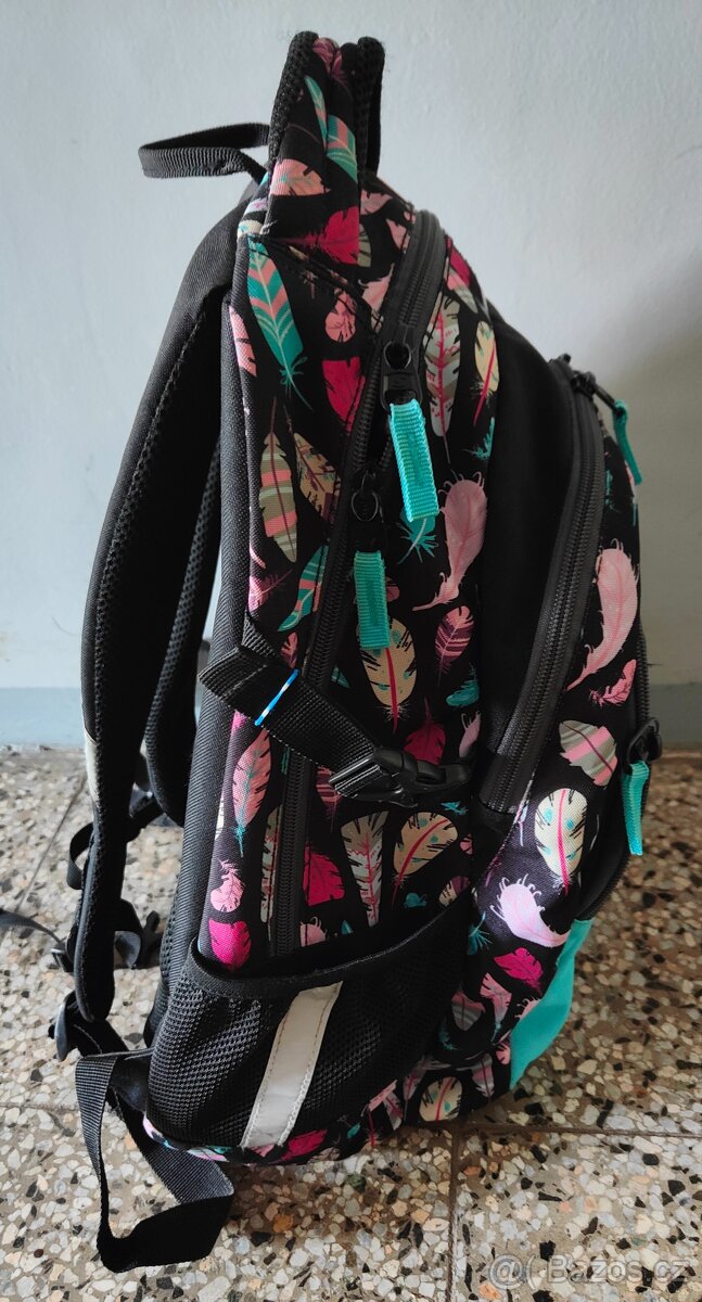 Pěkný dívčí batoh - 2