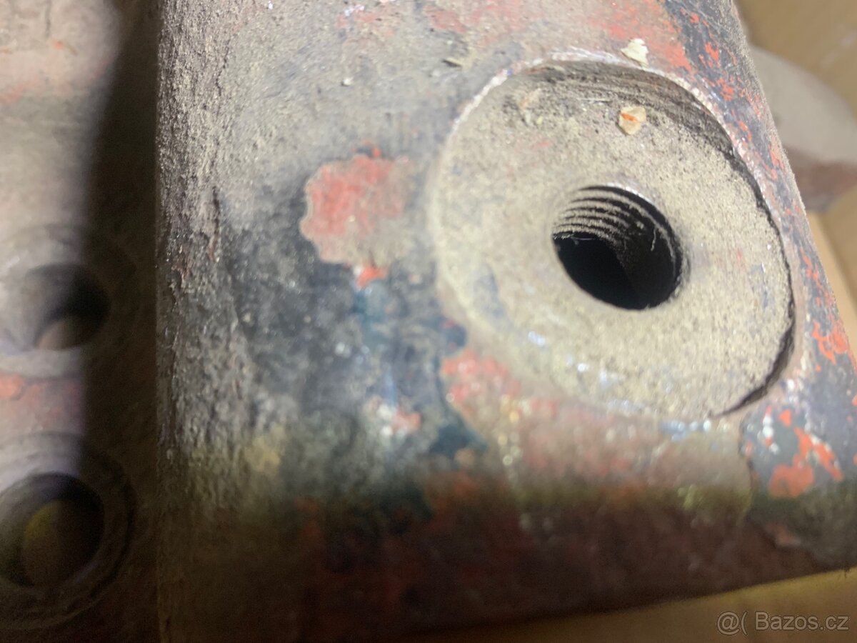 Závěs nápravy Zetor - 2