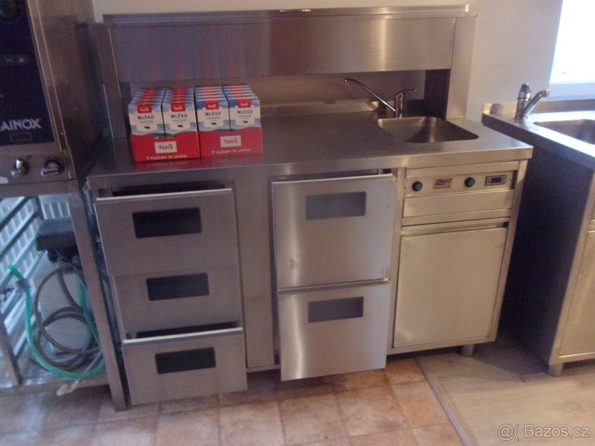 NEREZOVÁ PROFESIONÁLNÍ KUCHYNĚ - 2