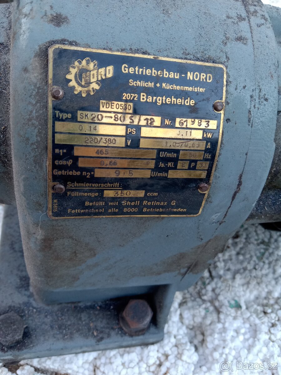 Elektromotor s převodovkou č.1 - 2