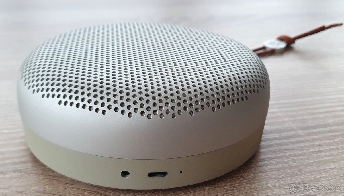 Přenosný reproduktor Bang & Olufsen BeoPlay A1 (1st gen) - 2