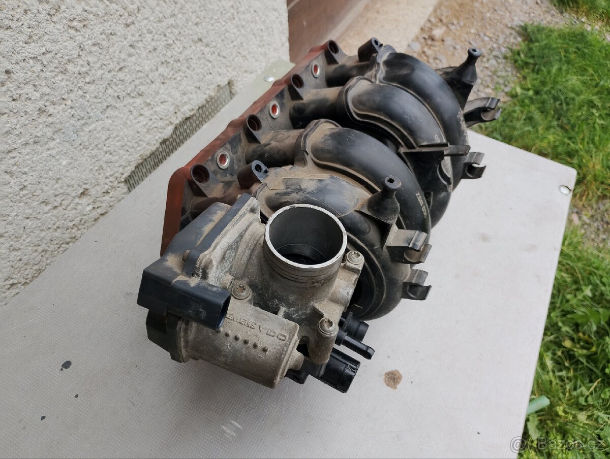 Sání a škrtící klapka 1.4 16v fabia golf Ibiza atd.. - 2