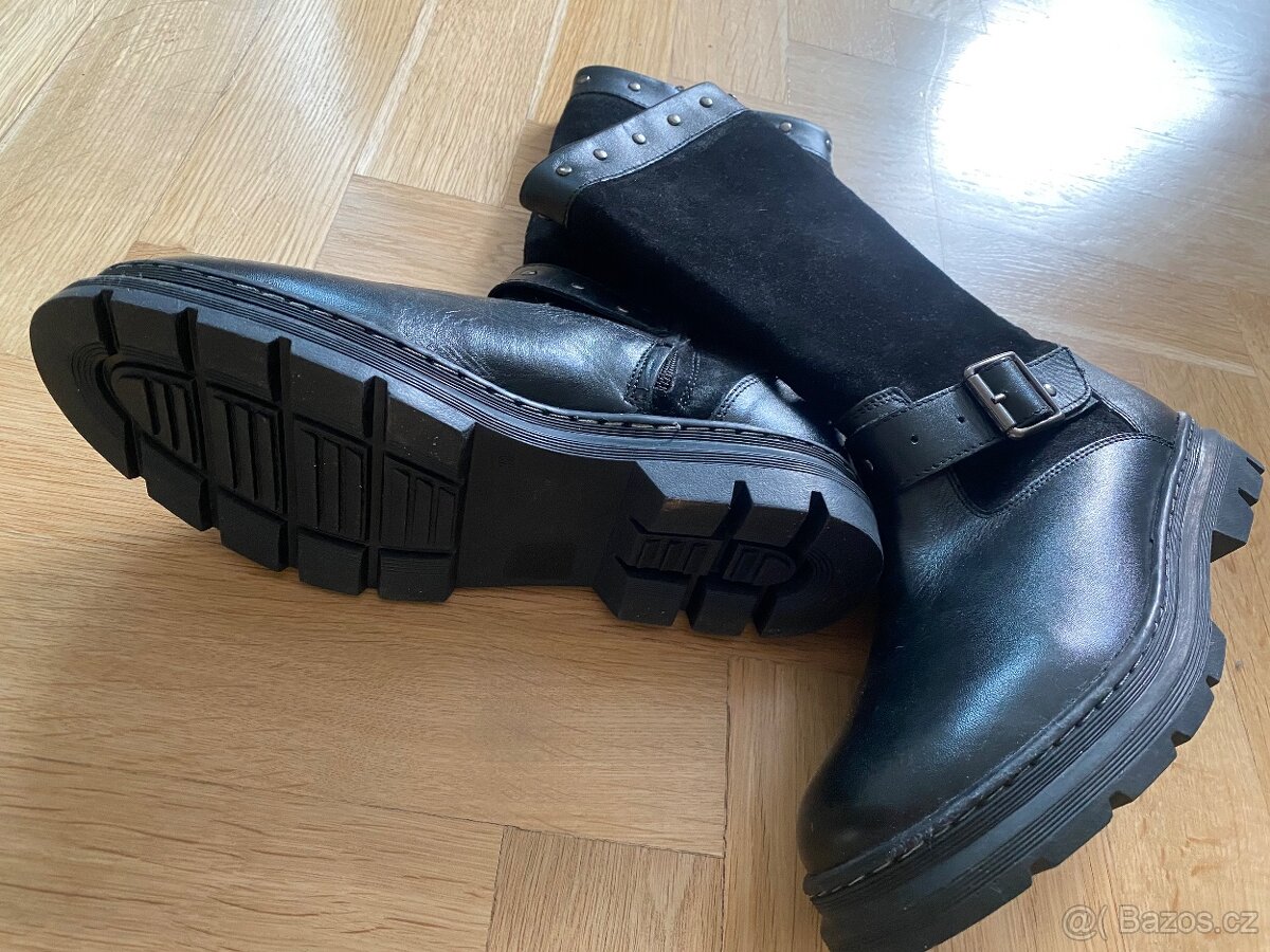 Dívčí kozačky zn. Baťa - 2