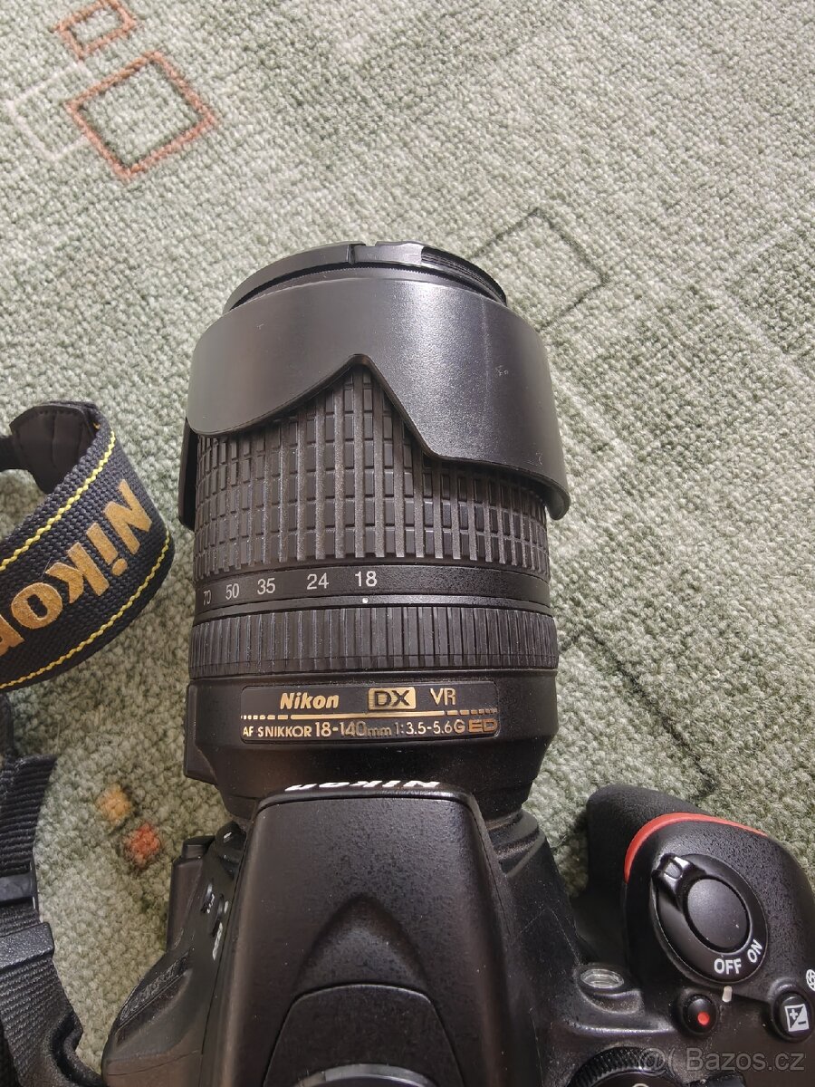 Nikon D5600, 3 objektivy, brašna příslušenství - 2