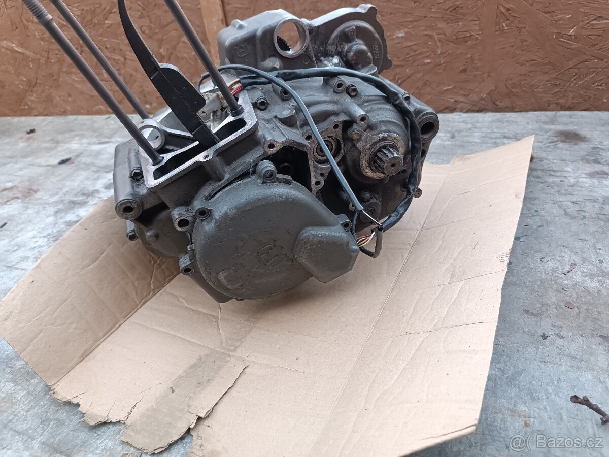 Husqvarna 510 spodek motoru - 2