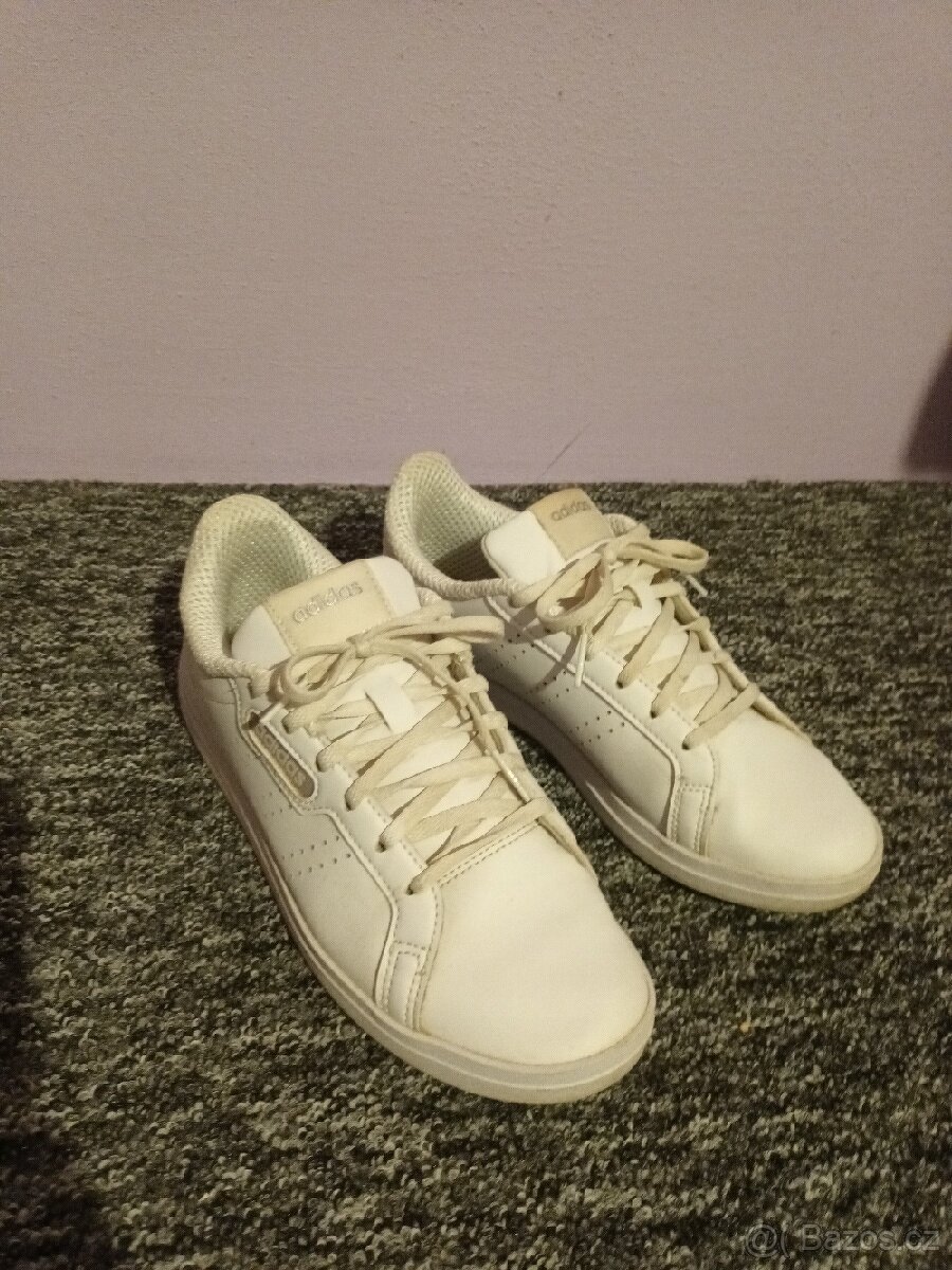 Bílé tenisky značky Adidas vel. 37 - 2